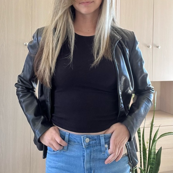 Beautiful Danier Leather Jacket - Picture 3 of 6